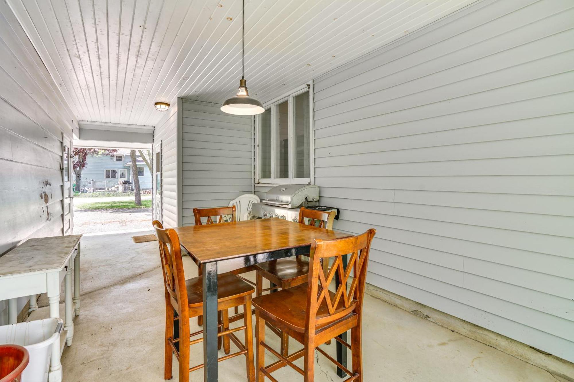 Lakeside Litchfield Home With Patio And Gas Grill! Exterior photo