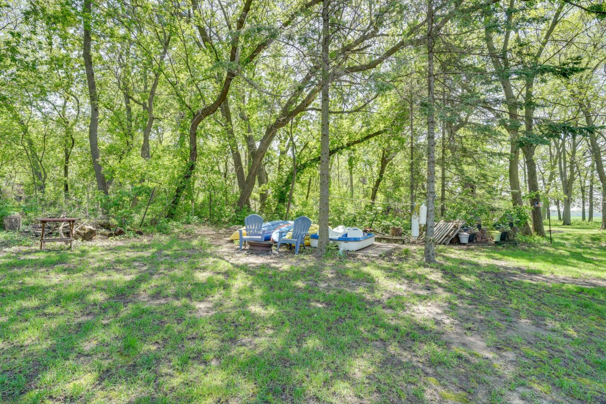 Lakeside Litchfield Home With Patio And Gas Grill! Exterior photo